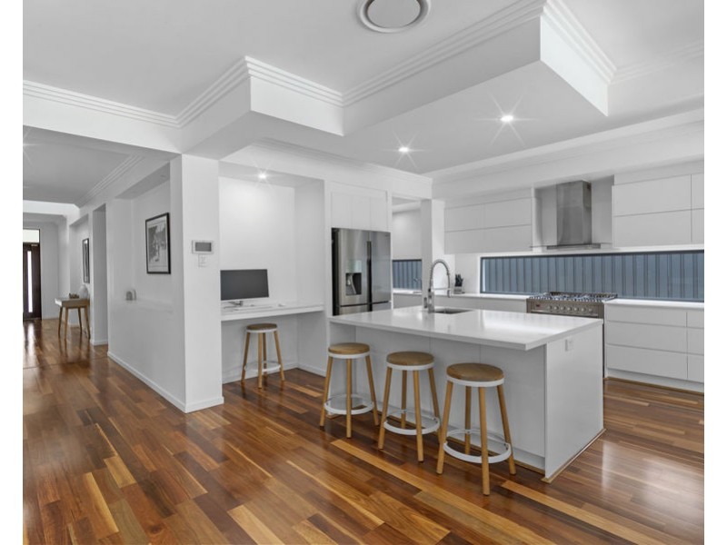 60 Framont Ave, Holland Park QLD 4121