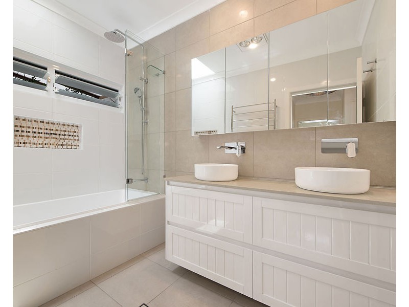 234 Chatsworth Rd, Coorparoo QLD 4151