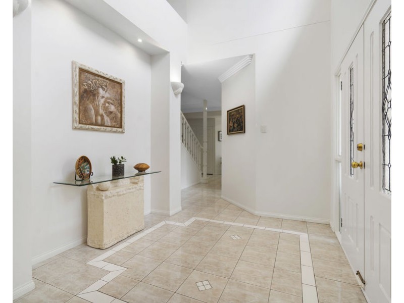 12 Carnoustie Pl, Carindale QLD 4152