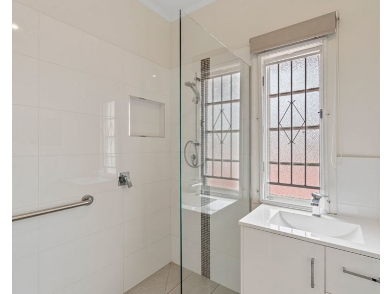 16 Harold Street, Holland Park QLD 4121