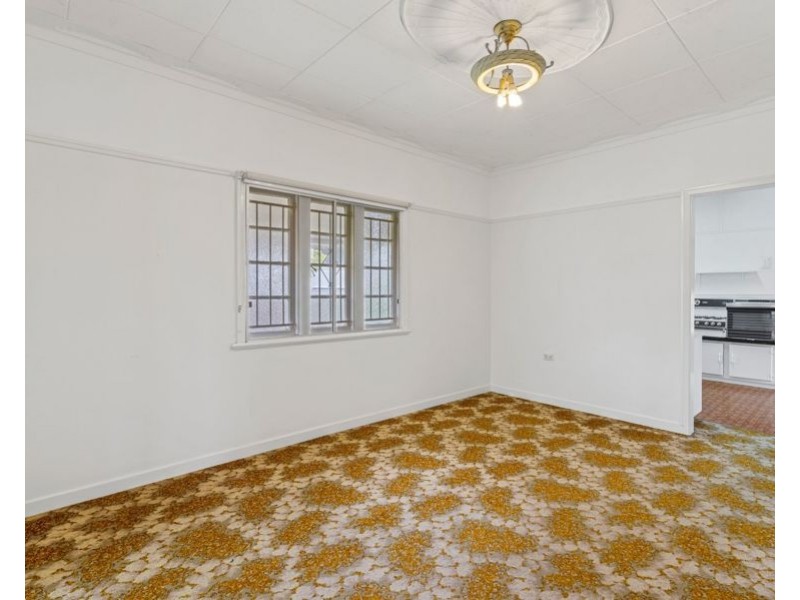 16 Harold Street, Holland Park QLD 4121