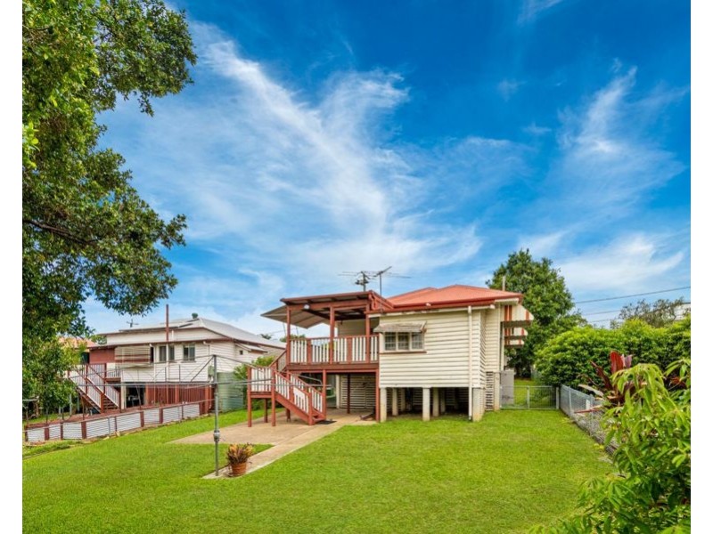 16 Harold Street, Holland Park QLD 4121