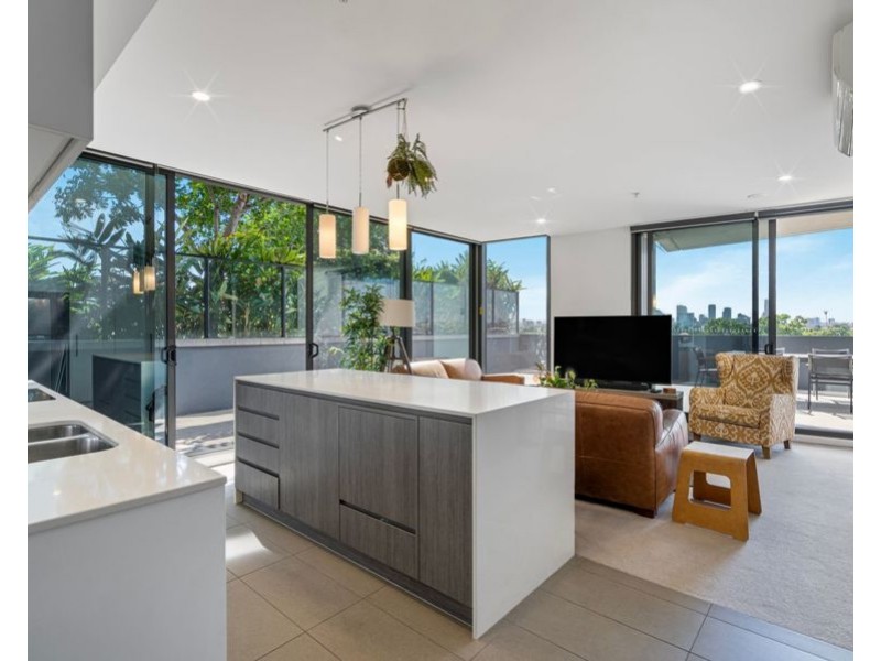 10401 / 300 Old Cleveland Rd, Coorparoo QLD 4151