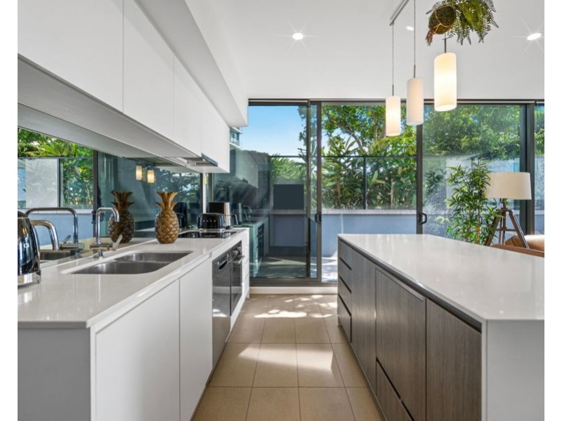 10401 / 300 Old Cleveland Rd, Coorparoo QLD 4151