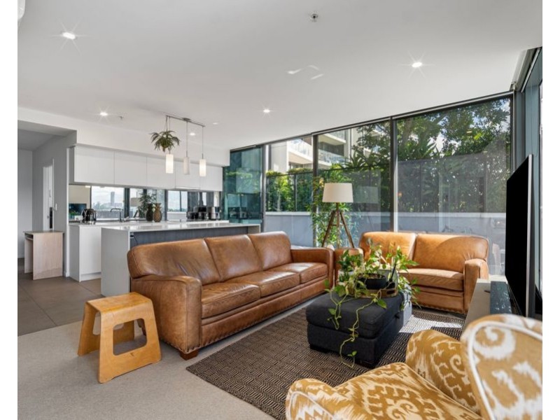 10401 / 300 Old Cleveland Rd, Coorparoo QLD 4151