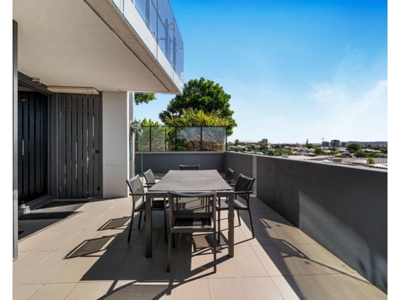 10401 / 300 Old Cleveland Rd, Coorparoo QLD 4151