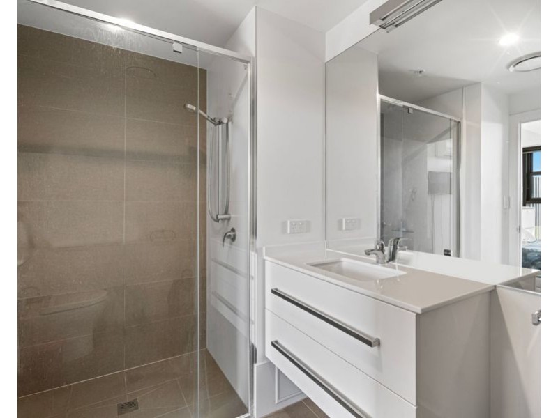 10401 / 300 Old Cleveland Rd, Coorparoo QLD 4151