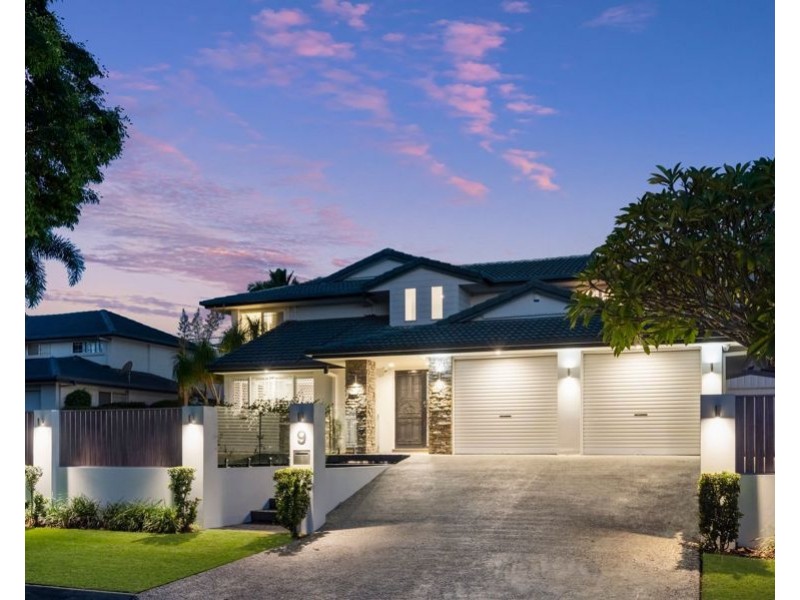9 Pinehurst Place, Carindale QLD 4152