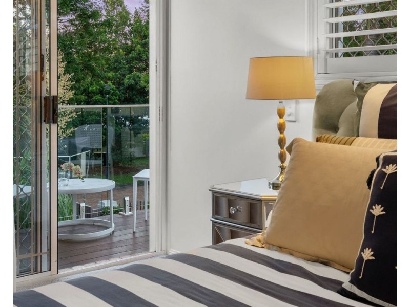 9 Pinehurst Place, Carindale QLD 4152