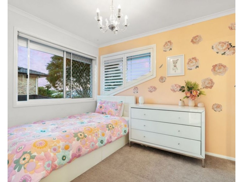 9 Pinehurst Place, Carindale QLD 4152