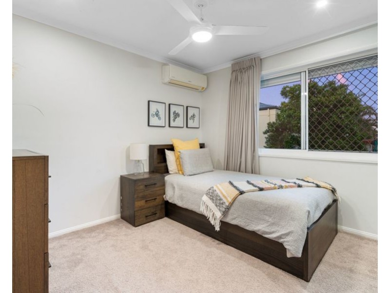 9 Pinehurst Place, Carindale QLD 4152