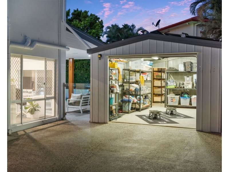 9 Pinehurst Place, Carindale QLD 4152