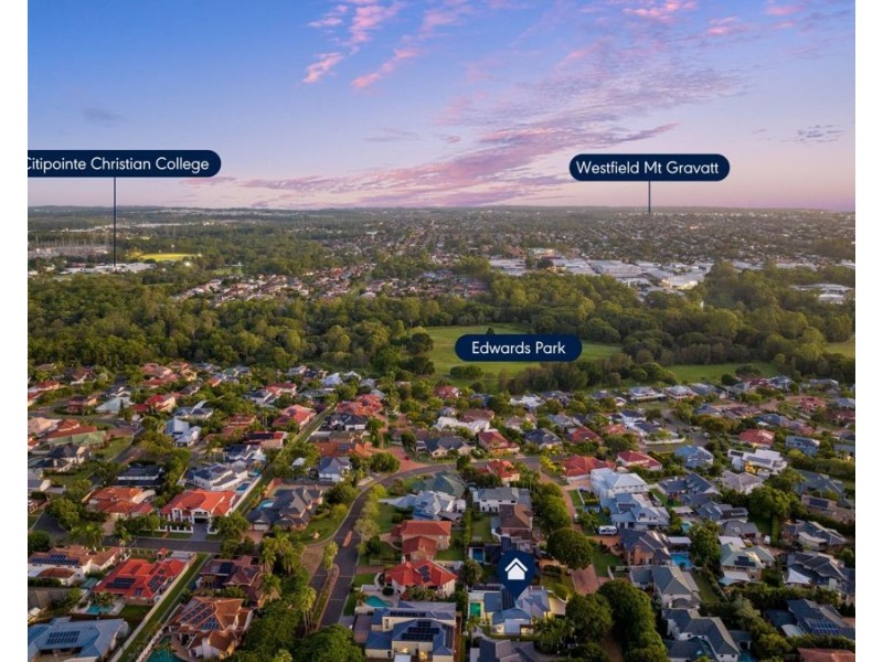 9 Pinehurst Place, Carindale QLD 4152