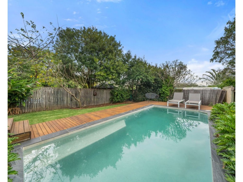 128 Shrapnel Rd, Cannon Hill QLD 4170