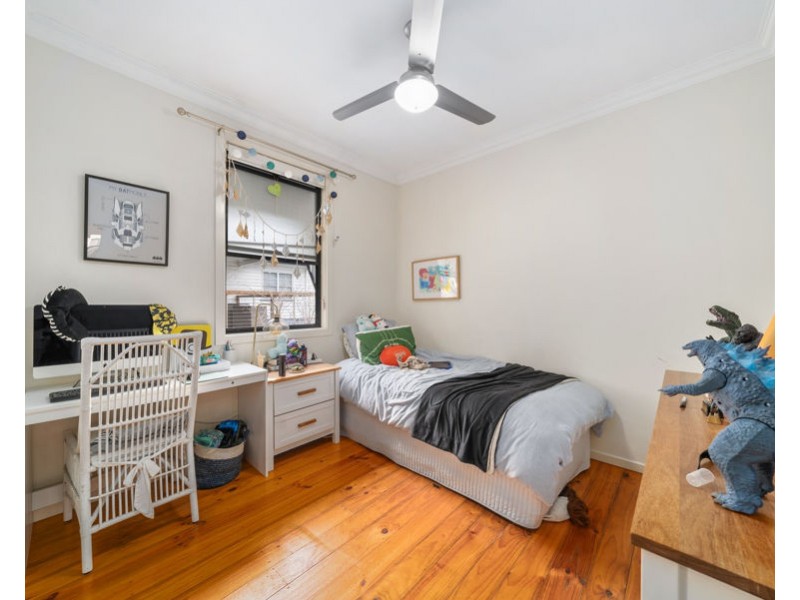 128 Shrapnel Rd, Cannon Hill QLD 4170