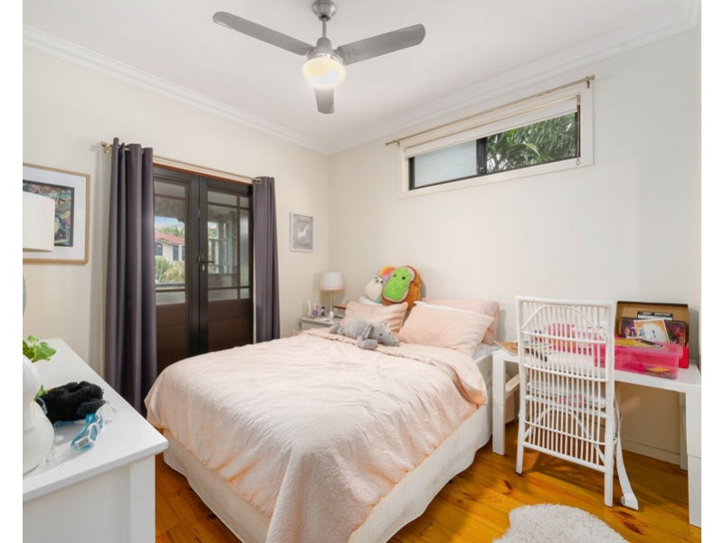 128 Shrapnel Rd, Cannon Hill QLD 4170