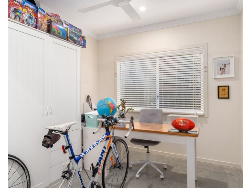 128 Shrapnel Rd, Cannon Hill QLD 4170