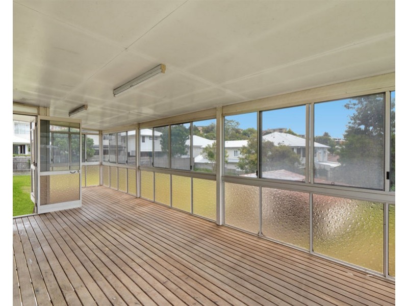 20 Hipwood Ave, Coorparoo QLD 4151