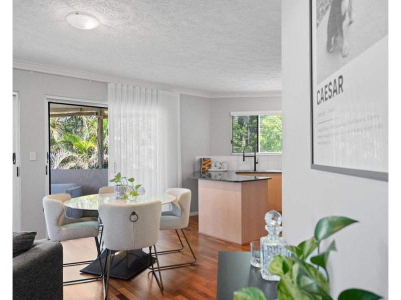 8/16 Miles Street, Hawthorne QLD 4171