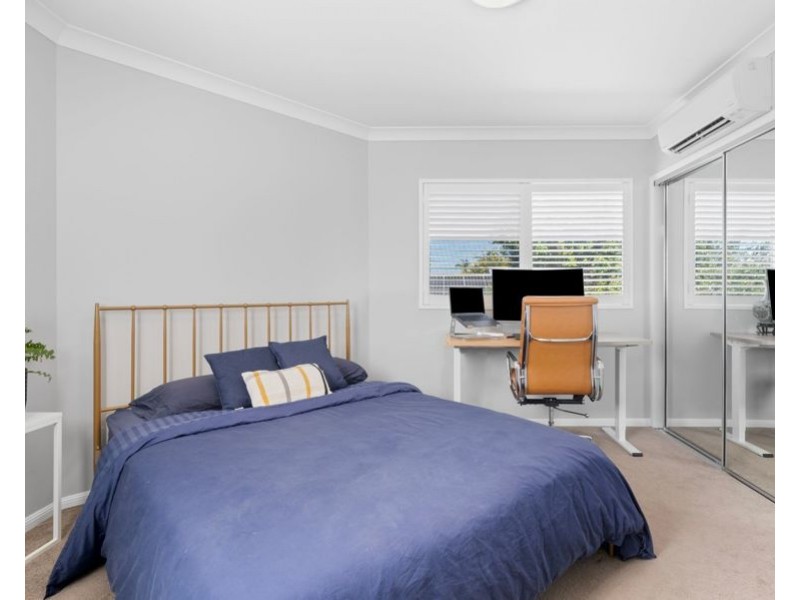 8/16 Miles Street, Hawthorne QLD 4171