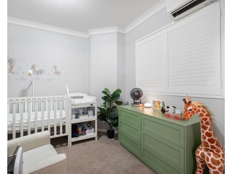 8/16 Miles Street, Hawthorne QLD 4171