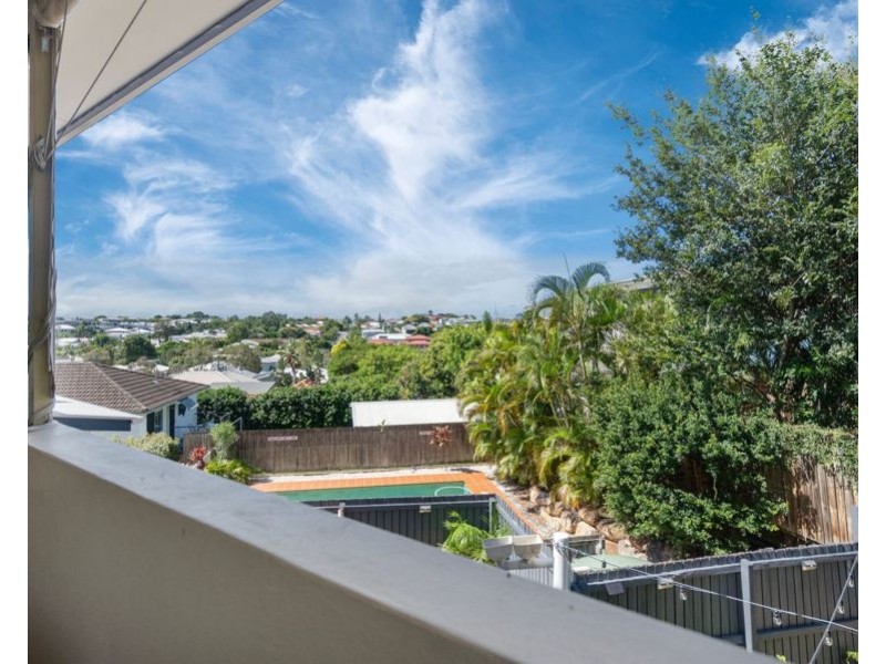 8/16 Miles Street, Hawthorne QLD 4171