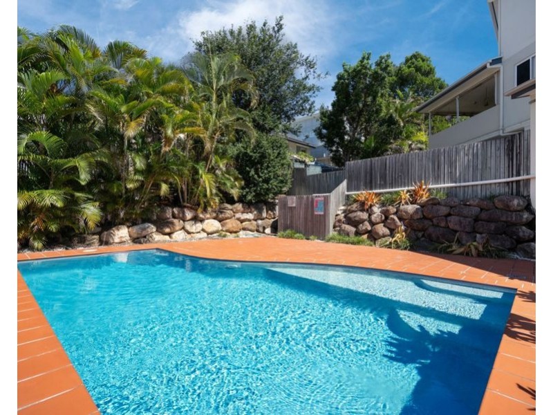 8/16 Miles Street, Hawthorne QLD 4171