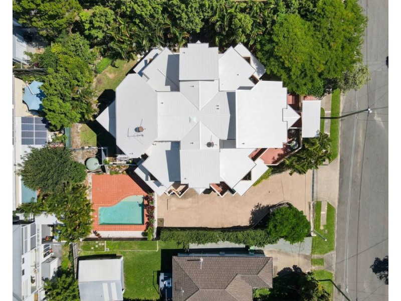 8/16 Miles Street, Hawthorne QLD 4171