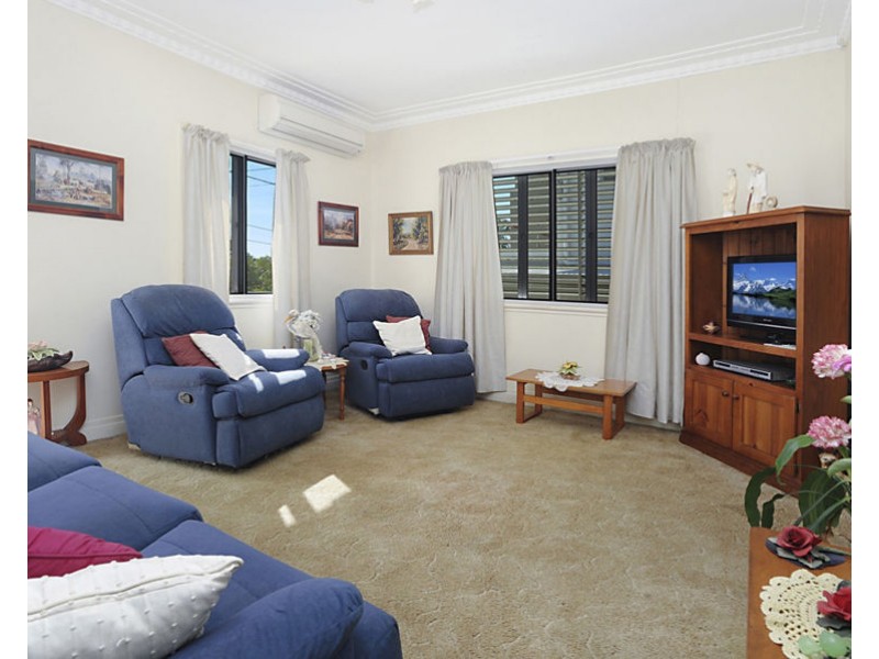 61 Melbourne Ave, Camp Hill QLD 4152