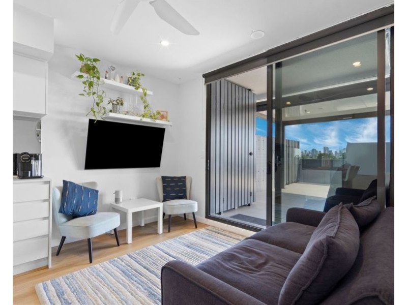 10403 / 300 Old Cleveland Rd, Coorparoo QLD 4151