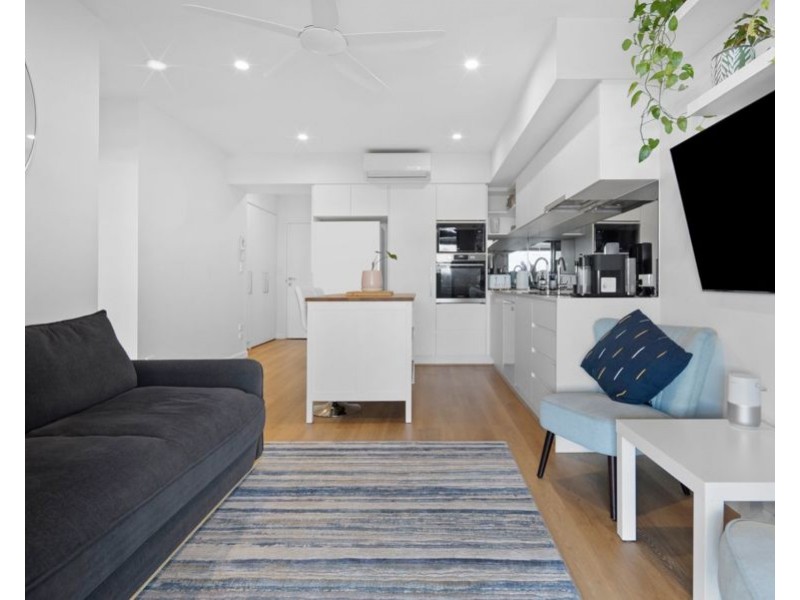 10403 / 300 Old Cleveland Rd, Coorparoo QLD 4151