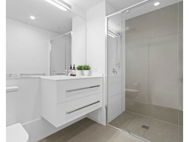 10403 / 300 Old Cleveland Rd, Coorparoo QLD 4151