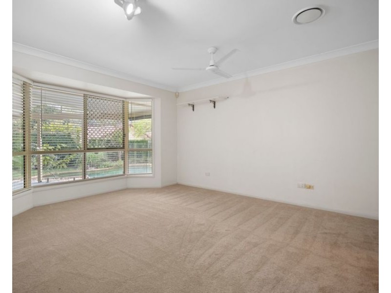 18 Homewood Pl, Carindale QLD 4152