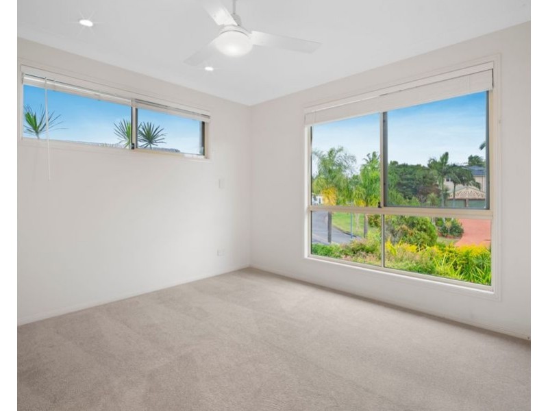 18 Homewood Pl, Carindale QLD 4152