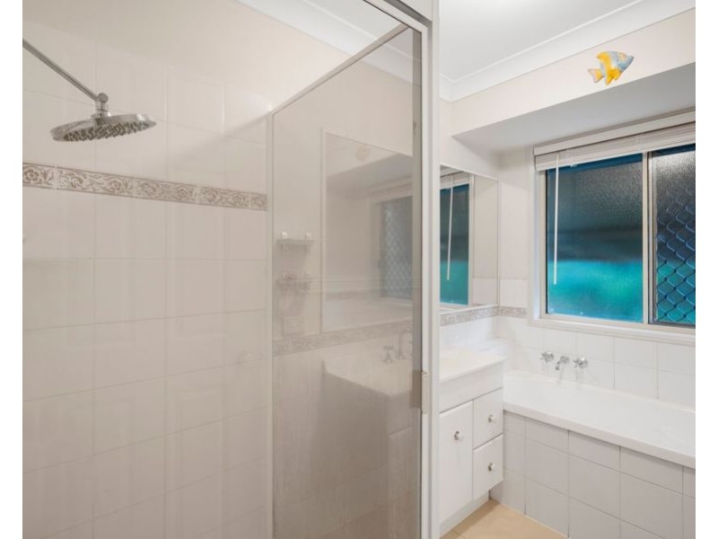 18 Homewood Pl, Carindale QLD 4152