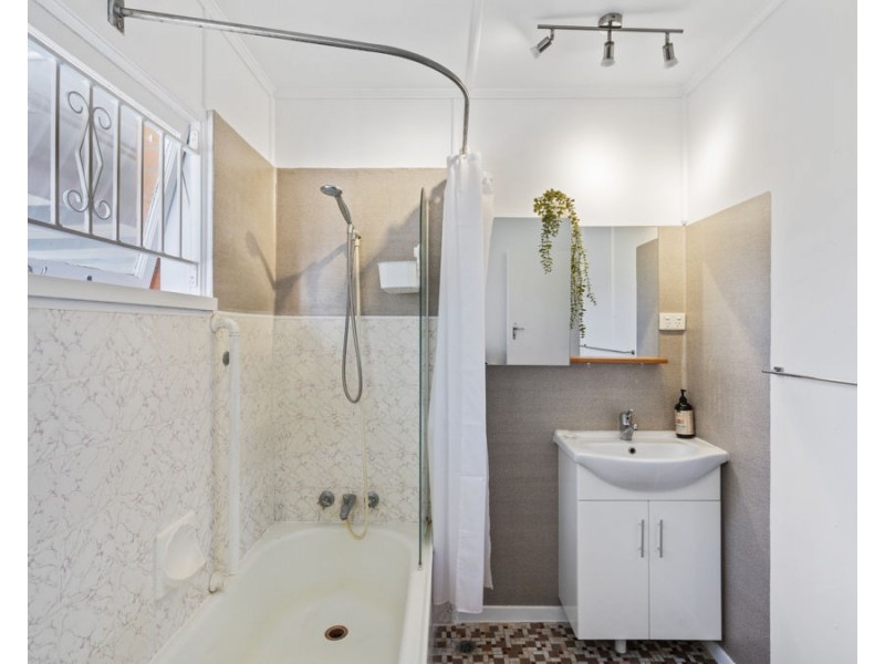 1/5 McLay Street, Coorparoo QLD 4151