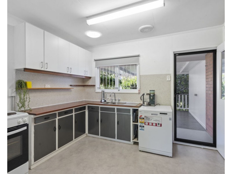1/5 McLay Street, Coorparoo QLD 4151