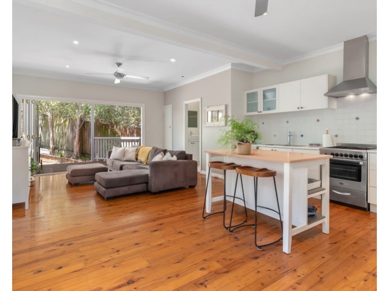 48 Waratah Ave, Holland Park West QLD 4121