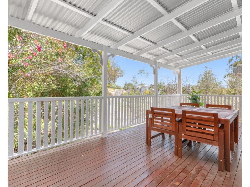 48 Waratah Ave, Holland Park West QLD 4121