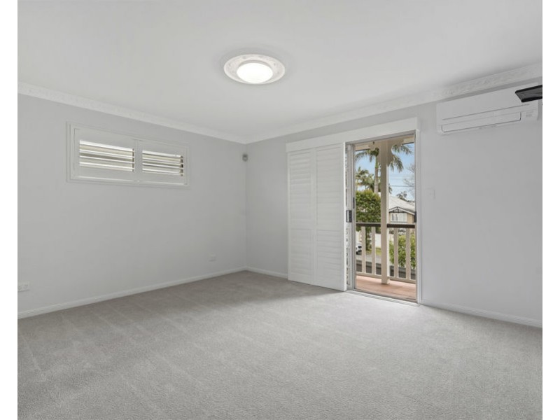 2/8 Poet St, Holland Park West QLD 4121