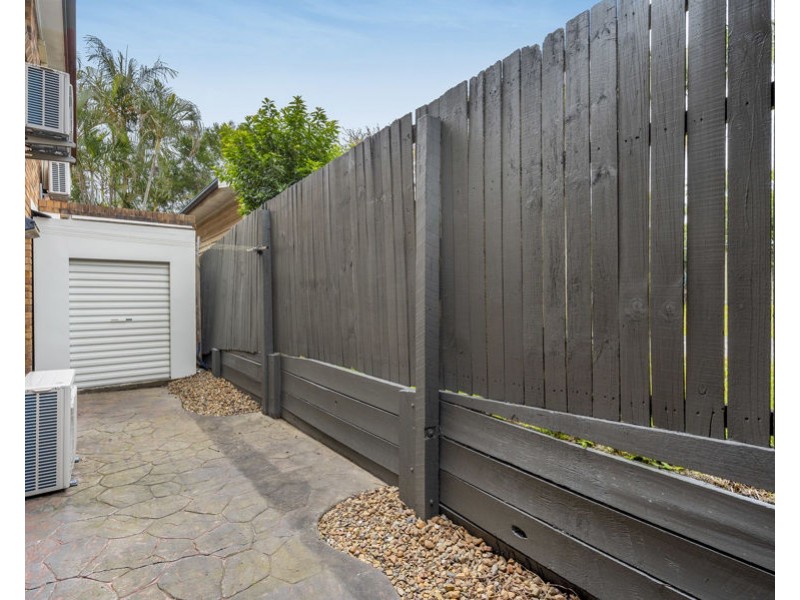 2/8 Poet St, Holland Park West QLD 4121