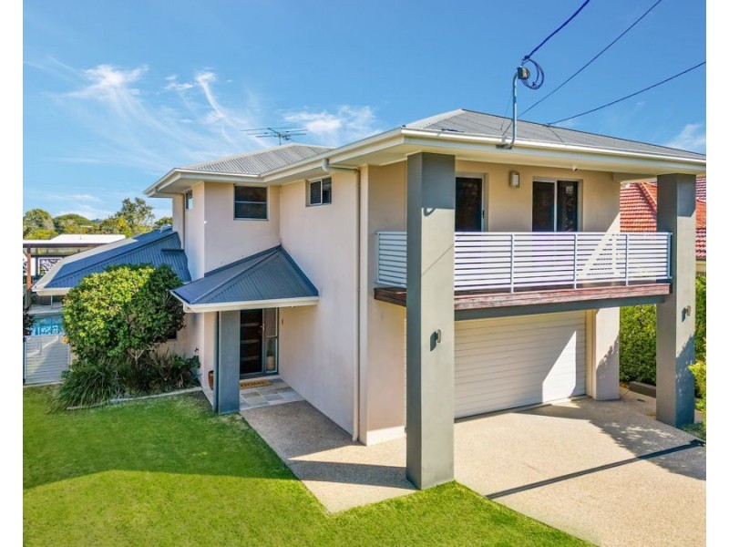 15 Wills st, Coorparoo QLD 4151