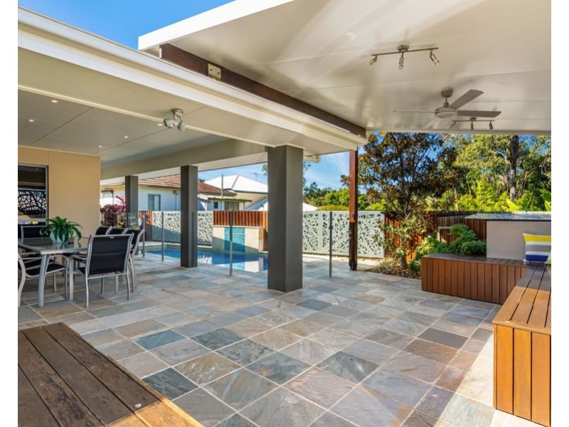 15 Wills st, Coorparoo QLD 4151