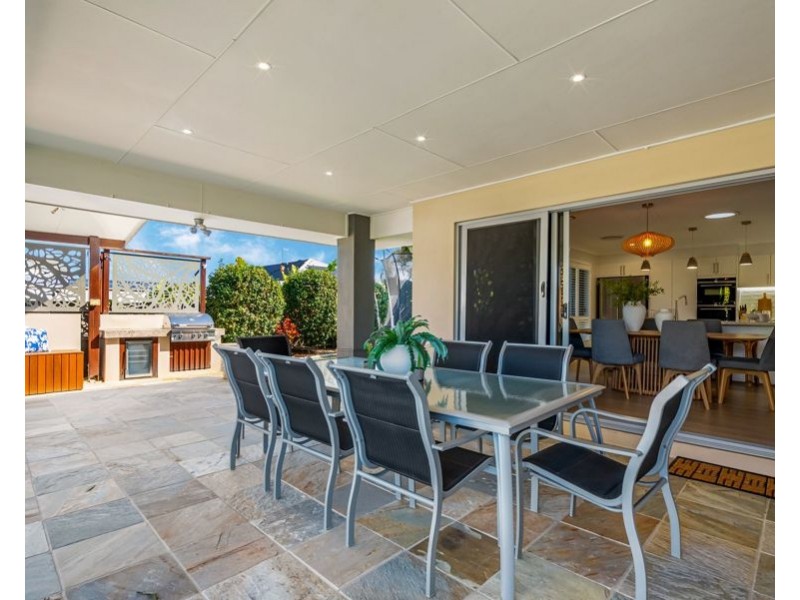 15 Wills st, Coorparoo QLD 4151