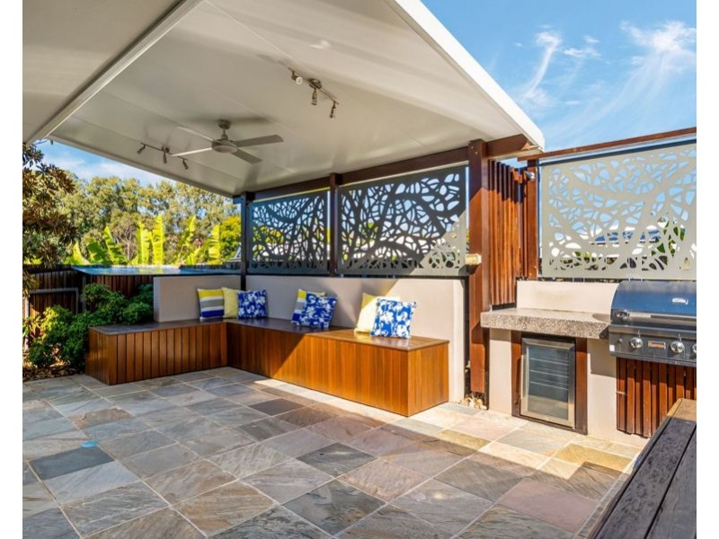 15 Wills st, Coorparoo QLD 4151