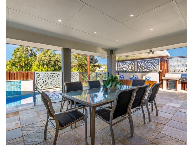15 Wills st, Coorparoo QLD 4151