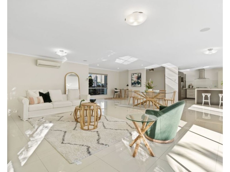 95 Ridge Street, Greenslopes QLD 4120