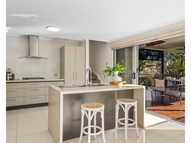 95 Ridge Street, Greenslopes QLD 4120