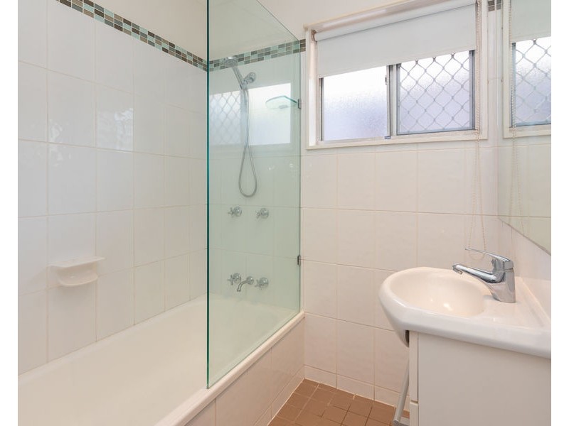 2/38 Cavillon Street, Holland Park QLD 4121