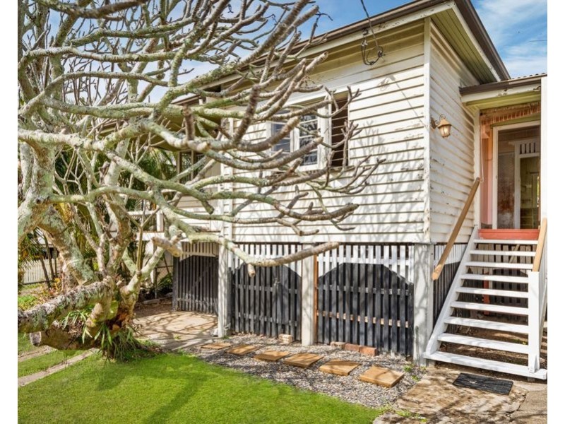 39 Halstead St, Coorparoo QLD 4151